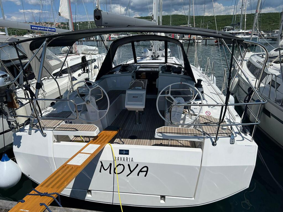 Photo #1 - Bavaria C38 (Moya) en ACI Marina - 42673