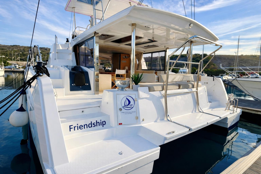 Photo #1 - Bali 4.6 - 5 + 2 cab. (Friendship) en Marina Kremik - 42738
