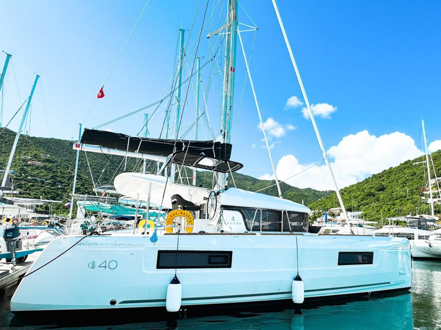 Photo #1 - Lagoon 40 OW - 3 + 1 cab. (Cloudwalker) en Resort & Marina - 42787