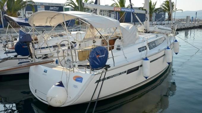 Photo #1 - Bavaria Cruiser 33 (Ami) en Marina - 42791