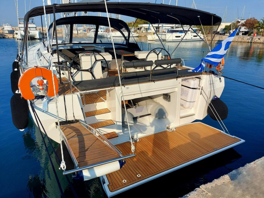 Photo #1 - Bavaria C57 - 4 + 1 cab. (Promitheas) en Athens, Alimos marina - 42954