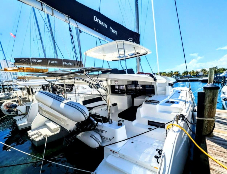 Photo #1 - Lagoon 46 - 4 + 2 cab. (SEARENITY) en Palm Cay Marina - 43171