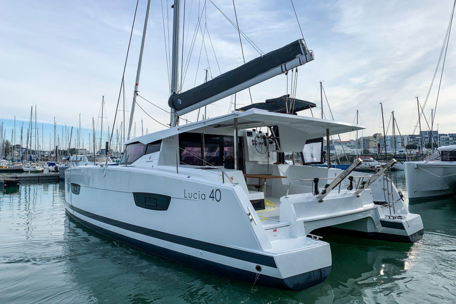 Photo #1 - Fountaine Pajot Lucia 40 - 4 cab. (Merengue) en Porto Montenegro - 43221