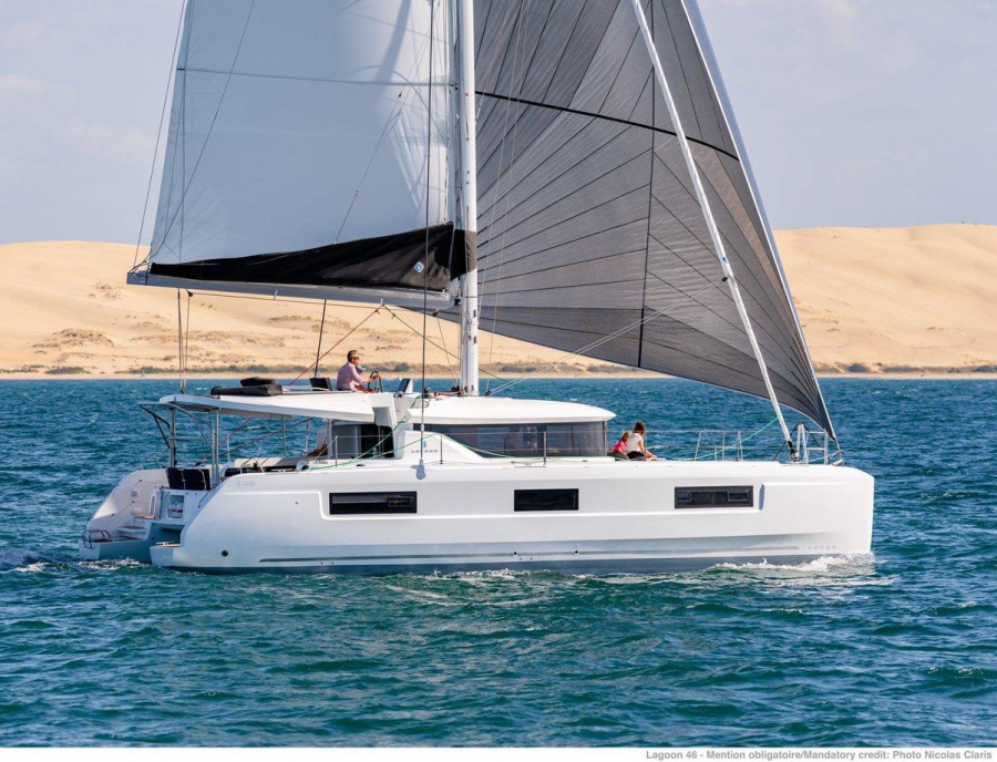 Photo #1 - Lagoon 46 OW - 3 + 2 cab. (Les Jumeaux) en St. Raphael - 43283