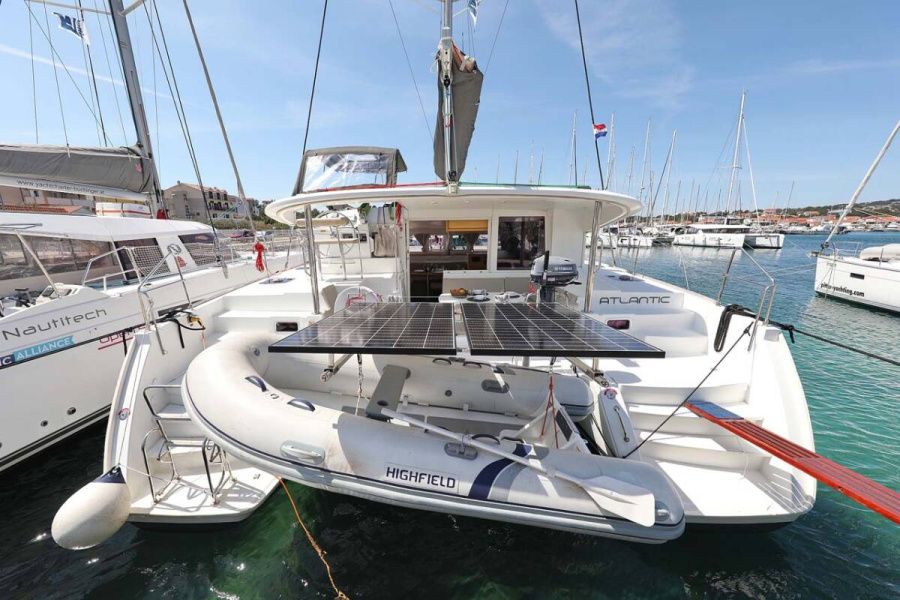 Photo #1 - Lagoon 400 - 4 + 2 cab. (Atlantic) en Pula, ACI Marina - 43407