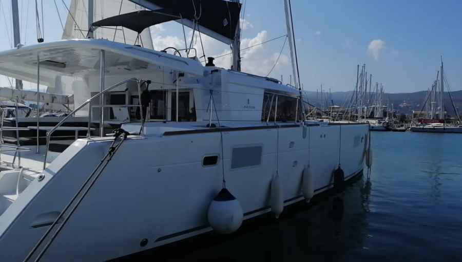 Photo #1 - Lagoon 450 F - 4 + 2 cab. (Endurance) en Lefkas, Nikiana Marina - 43478