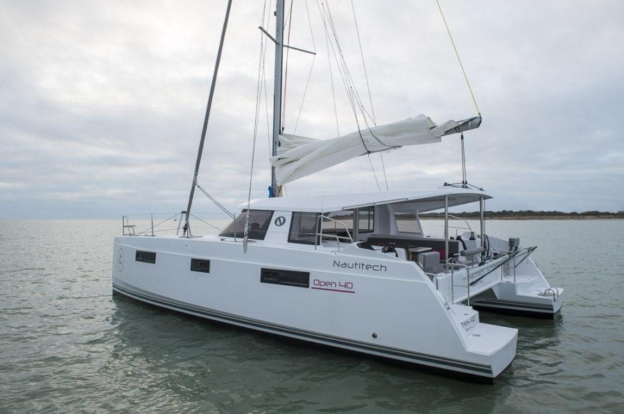 Photo #1 - Nautitech 40 Open - 4 + 1 cab. (Motus) en Marina Punat - 43660