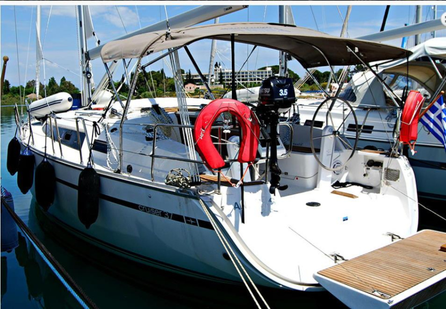 Photo #1 - Bavaria 37 (Anemos) en Corfu, Gouvia Marina - 61201