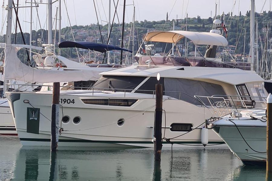 Photo #1 - Greenline 48 Fly (Sarkis de Karabas) en Marina Portorož - 61333