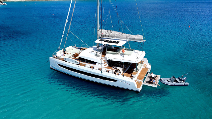Photo #1 - Bali 5.4 - 5 + 2 cab (Mastermind) en St. Martin, Marina - 61519