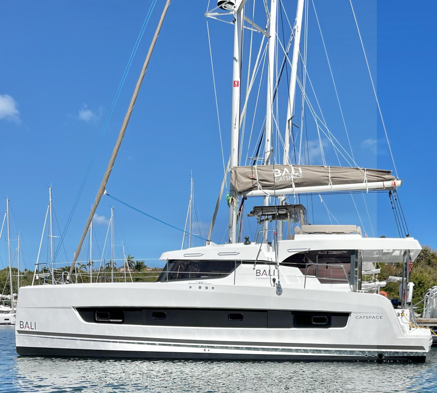 Photo #1 - Bali Catspace (Pinnacle Cat) en BVI, Hodge's Creek Marina - 62002