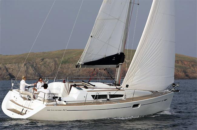 Photo #1 - Sun Odyssey 36i (Celeste) en main port - 61647