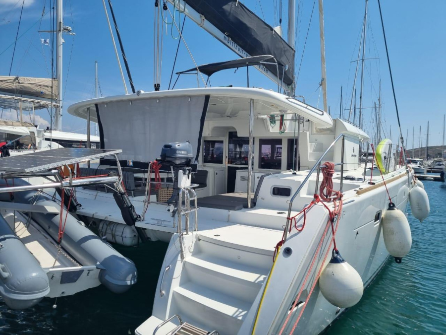 Photo #1 - Lagoon 450 F - 4 + 2 cab. (SoulMate) en - Olympic Marine - 43999