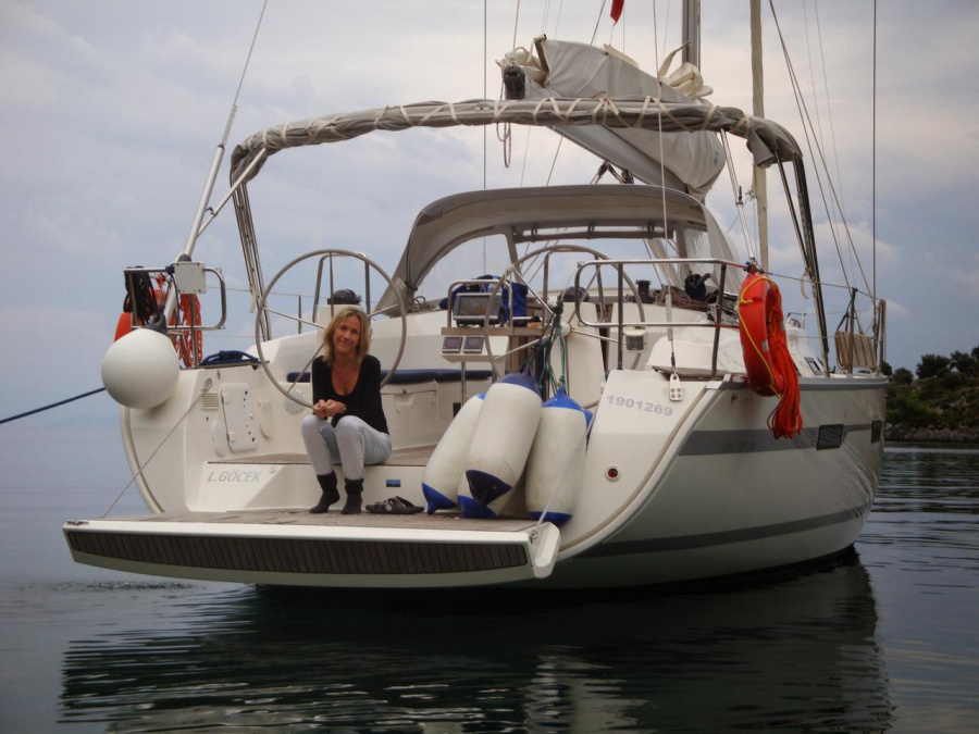 Photo #1 - Bavaria Cruiser 40 (Almina) en Setur Göcek Village Port - 44053