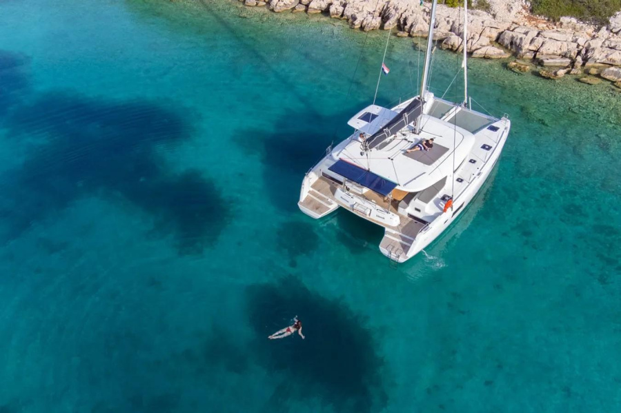 Photo #1 - Lagoon 42 - 4 + 2 cab. (Maximus) en Marina Tehnomont Veruda - 63610