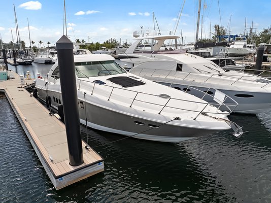 Photo #1 - Sea Ray 60 Sundancer (Parr T On) en Key West, The Perry Marina - 64074
