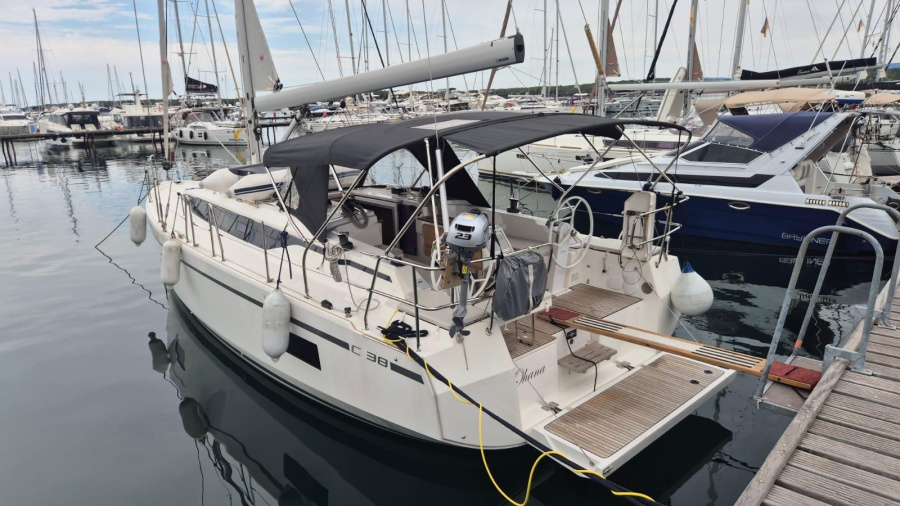 Photo #1 - Bavaria C38 (Ohana) en Marina Punat - 63798