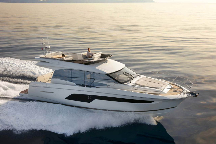 Photo #1 - Prestige 520 Flybridge - 3 + 1 cab. (Sabijac) en Marina Mandalina - 64308