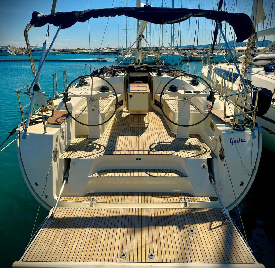 Photo #1 - Bavaria Cruiser 45 - 4 cab. (Gustac) en Marina - 65885