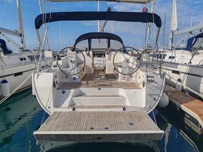 Photo #1 - Bavaria Cruiser 46 - 4 cab. (Janus) en Marina - 65907