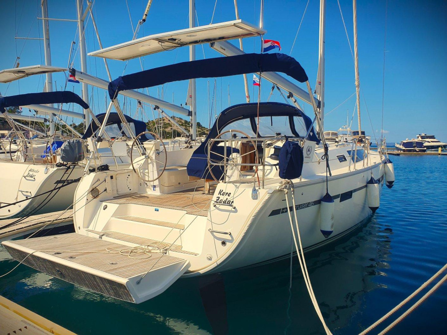 Photo #1 - Bavaria Cruiser 46 - 4 cab. (Kore) en Marina - 65909