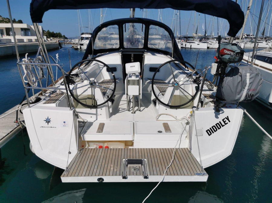 Photo #1 - Sun Odyssey 349 - 3 cab. (Diddley) en Marina - 65931