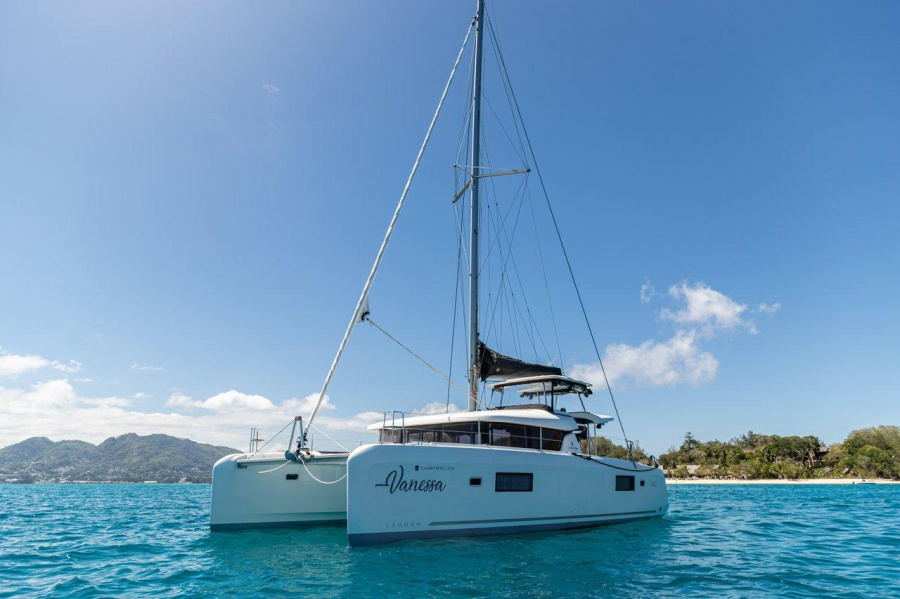 Photo #1 - Lagoon 42 - 4 + 2 cab. (Vanessa) en Seychelles, Eden Island Marina - 64457