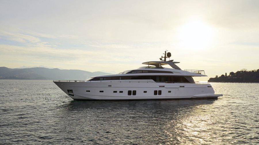 Photo #1 - Sanlorenzo Yacht SL106 (Dinaia) en Athens, Flisvos Delta marina - 65502