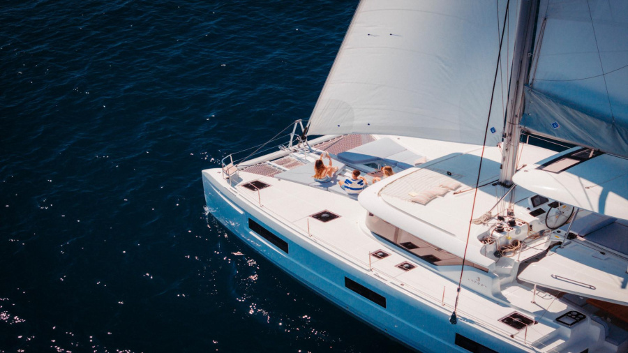 Photo #1 - Lagoon 46 OW - 3 + 2 cab. (Lodire) en Athens, Alimos marina - 65062