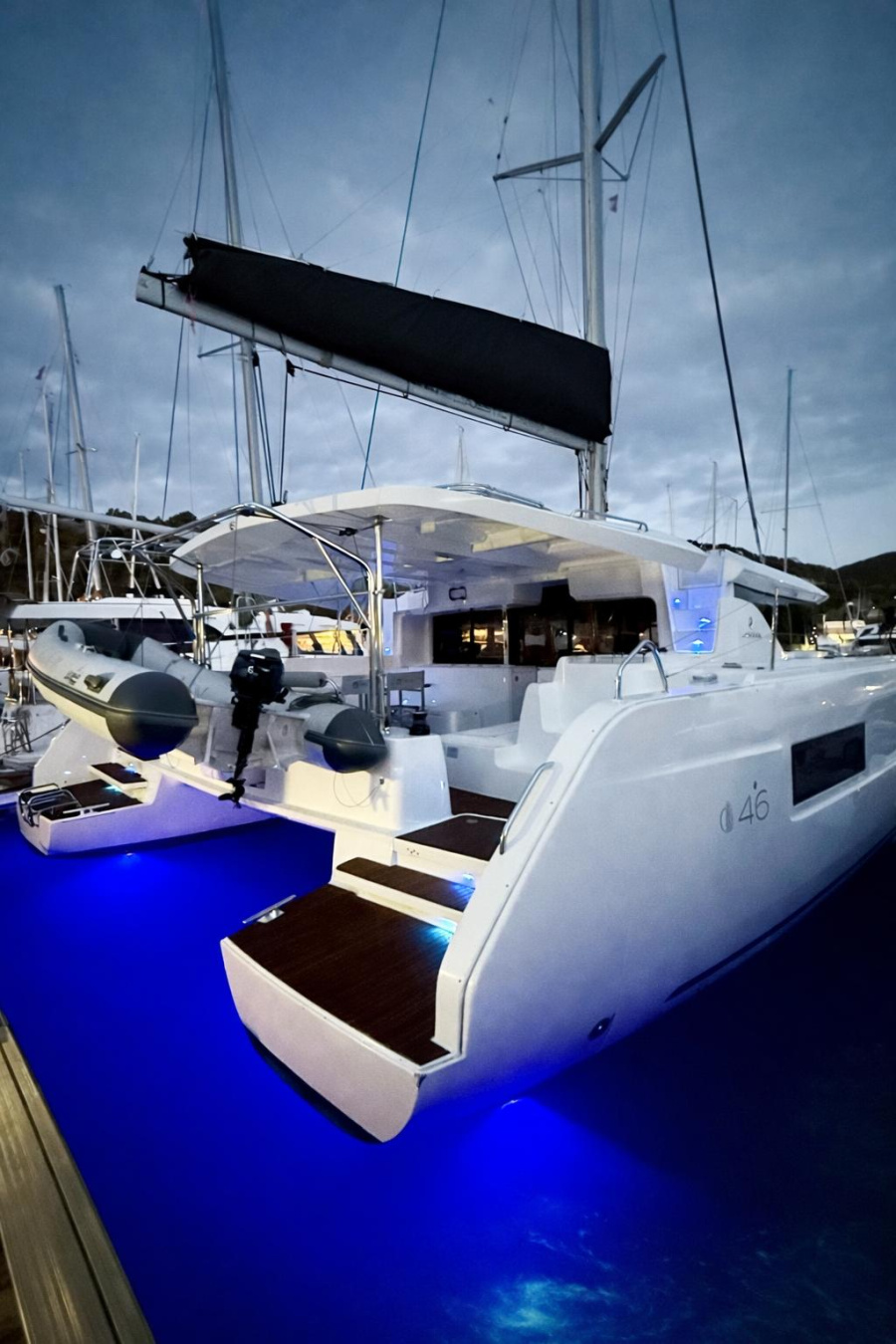 Photo #1 - Lagoon 46 - 4 + 2 cab. (No Limit I) en Marina Kremik - 65341
