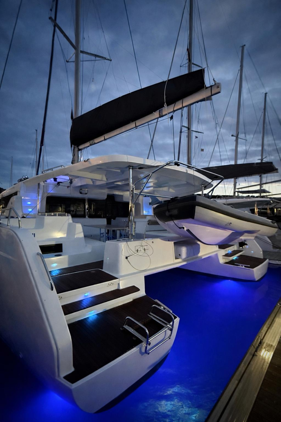 Photo #1 - Lagoon 46 - 4 + 2 cab. (No Limit II) en Marina Kremik - 65342