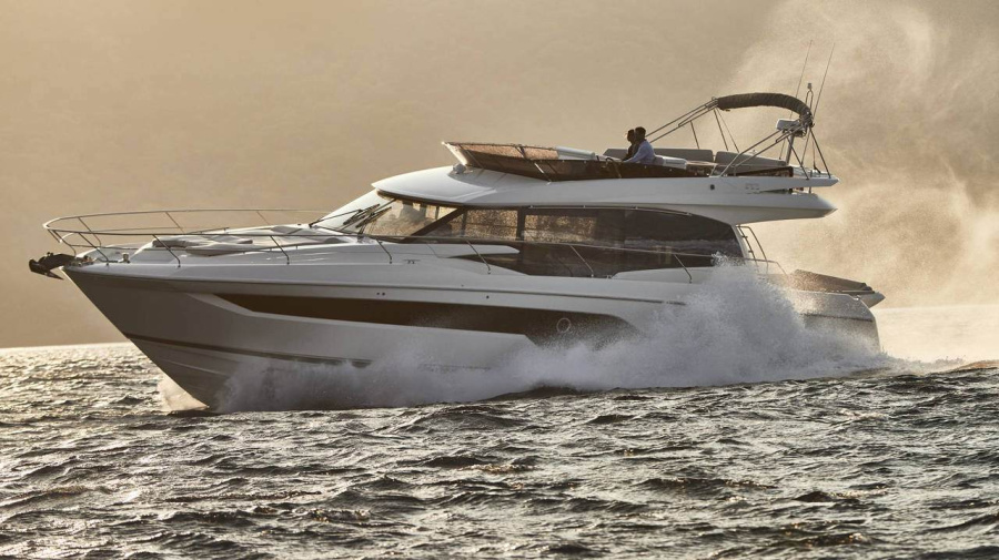 Photo #1 - Prestige 590 Flybridge - 3 + 1 cab. (Dzianiny.Club 2) en D-Marin Dalmacija Marina - 65300