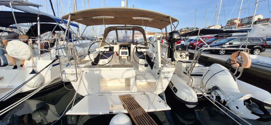 Photo #1 - Dufour 360 GL - 3 cab. (Sileb) en ACI Marina - 44254