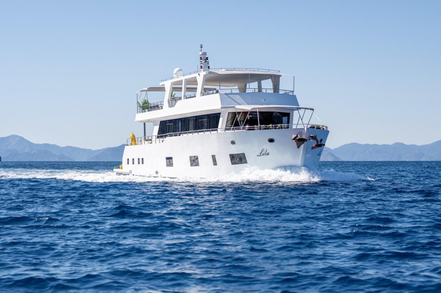 Lila Trawler - 1