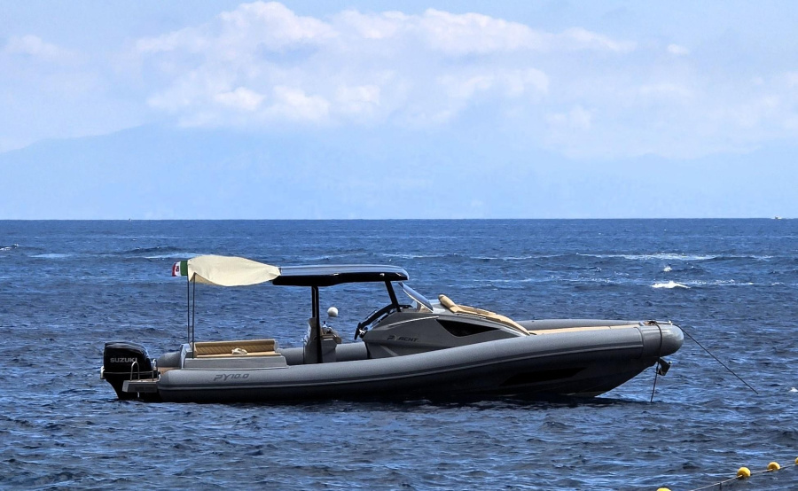 Photo #1 - PY10.0 Cabin (Black Shark) en  - 66190
