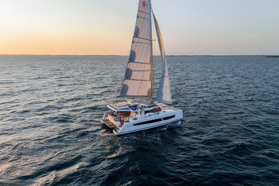 Photo #1 - Fountaine Pajot FP 41 Quatuor 4 (Olympos) en main port - 66129