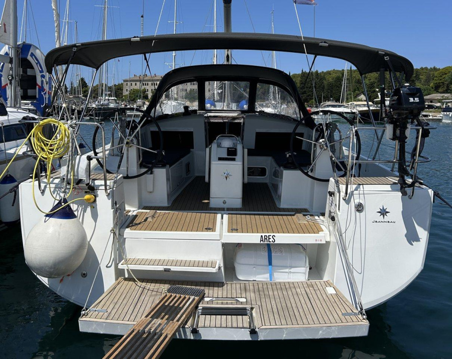 Photo #1 - Sun Odyssey 440 - 4 cab. (Ares) en Marina Polesana - 66942