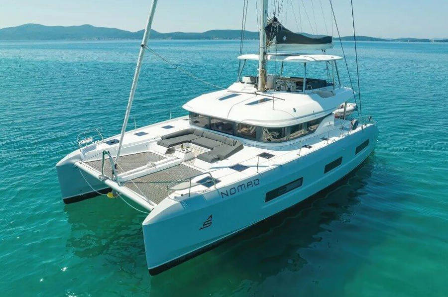 Photo #1 - Lagoon 55 - 4 + 2 cab. (Nomad) en Yachtclub Seget (Marina Baotić) - 67293