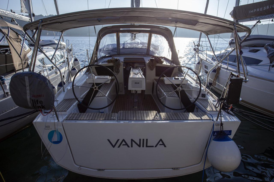 Photo #1 - Dufour 360 GL - 3 cab. (Vanila) en Marina Losinj - 44403