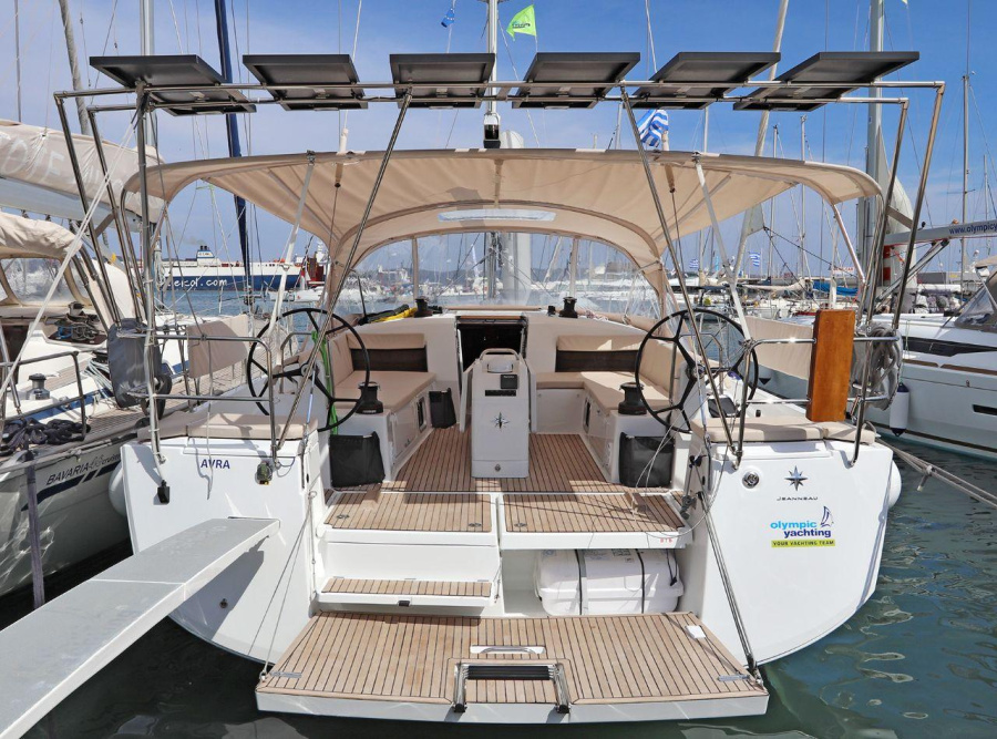 Photo #1 - Sun Odyssey 490 - 5 cab. (Avra) en main port - 44419