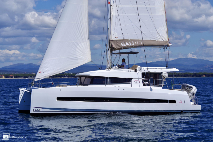Photo #1 - Bali 4.1 - 4 + 2 cab. (WEEsail) en Castellammare, Marina di Stabia - 44482
