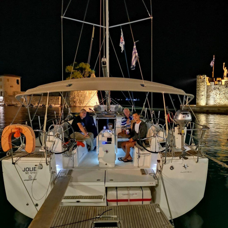 Photo #1 - Sun Odyssey 440 - 4 cab. (Jolie) en Corfu, Gouvia Marina - 44491