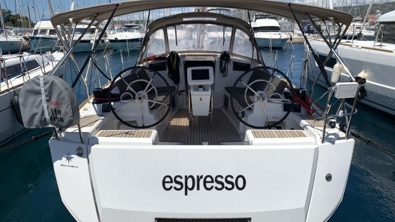 Photo #1 - Sun Odyssey 419 - 3 cab. (Espresso) en Marina Frapa - 44525