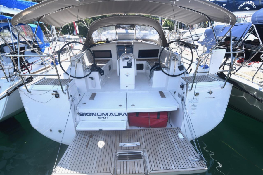Photo #1 - Sun Odyssey 440 - 4 cab. (Signum Alfa) en Komolac, ACI Marina - 44526