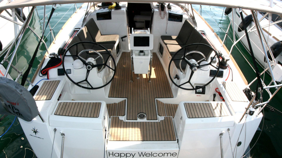 Photo #1 - Sun Odyssey 419 - 3 cab. (Happy Welcome) en Marina Punat - 44529