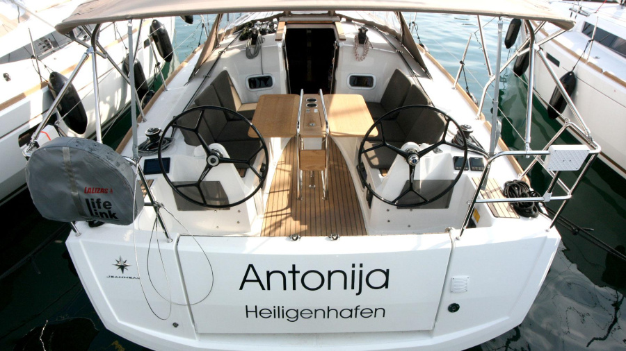 Photo #1 - Sun Odyssey 349 - 2 cab. (Antonija) en Marina Punat - 44537