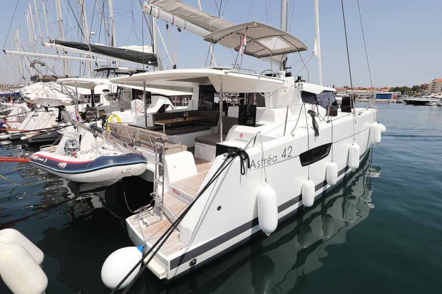 Photo #1 - Fountaine Pajot Astrea 42 (Bella V) en Marina Kornati - 44606