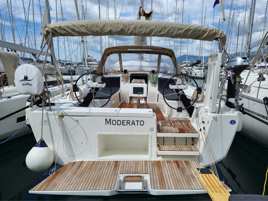 Photo #1 - Dufour 430 GL (Moderato) en Marina - 44748