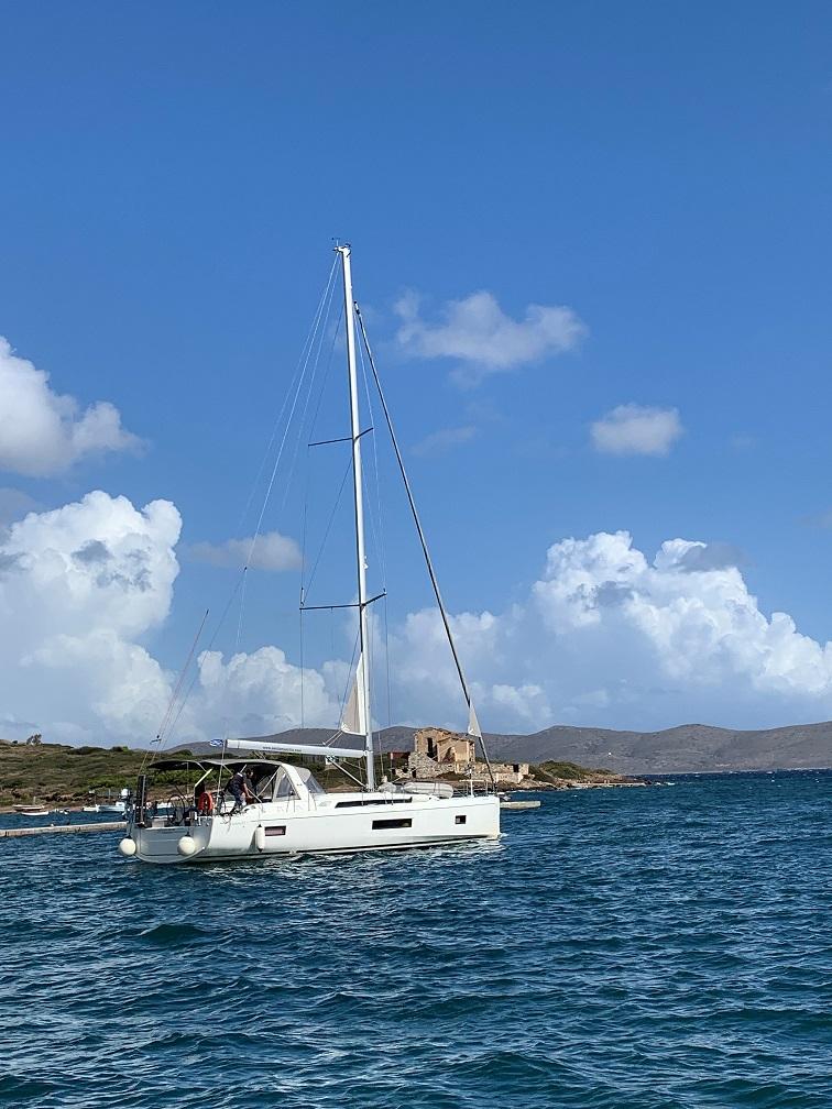 Photo #1 - Oceanis 51.1 (Aeolian Muse) en Marina - 45028