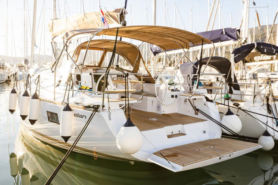 Photo #1 - Elan Impression 40 (Danu) en Marina - 45245